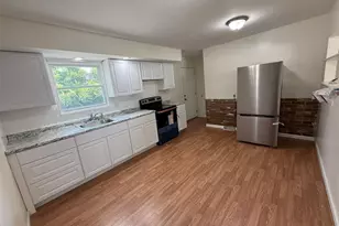 10078 Green Valley Dr, Saint Louis, MO 63136 - Photo 8