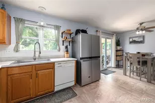 1133 Fordyce Ln, Saint Charles, MO 63303 - Photo 6