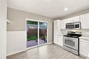 1871 Mansard Dr, Saint Louis, MO 63125 - Photo 8