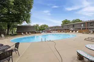 1871 Mansard Dr, Saint Louis, MO 63125 - Photo 20