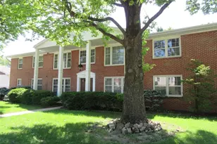 604 Thunderbird Ct, Chesterfield, MO 63017 - Photo 1