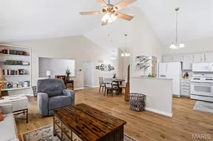 15 Dorchester Ct, Saint Peters, MO 63376 - Photo 14