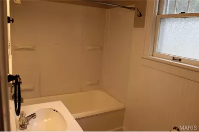 425 S Clark Avenue, Ferguson, MO 63135 - Photo 26