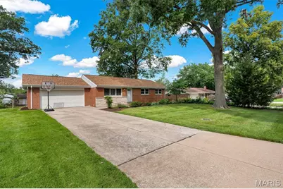 4 Montauk Drive, Saint Louis, MO 63146 - Photo 2