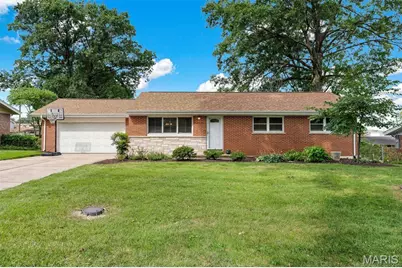 4 Montauk Drive, Saint Louis, MO 63146 - Photo 1