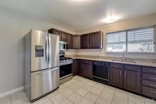 2728 Ashfield Dr, Oakville, MO 63129 - Photo 8