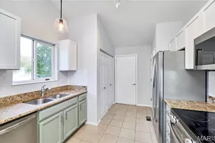 10201 Carlton Pl Ct, Affton, MO 63123 - Photo 14