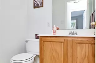 10201 Carlton Pl Ct, Affton, MO 63123 - Photo 16