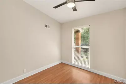 225 Mohican Lane, Florissant, MO 63033 - Photo 8