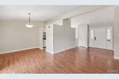 225 Mohican Lane, Florissant, MO 63033 - Photo 2