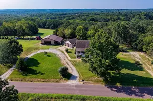 1865 Yellow Rock Rd, De Soto, MO 63020 - Photo 2