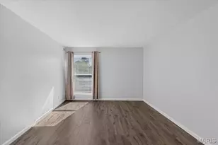 585 Coeur de Royale Dr, Creve Coeur, MO 63141 - Photo 22