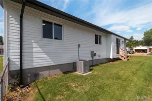 1356 Boardwalk Ave, Florissant, MO 63031 - Photo 32
