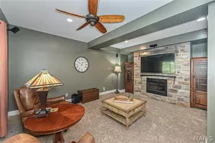 756 Heatherstone Dr, High Ridge, MO 63049 - Photo 50