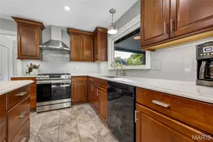 332 Ladue Lake Dr, Creve Coeur, MO 63141 - Photo 22