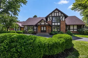 332 Ladue Lake Dr, Creve Coeur, MO 63141 - Photo 2