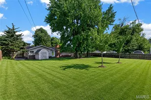 4 W Cheshire Dr, Saint Charles, MO 63303 - Photo 4