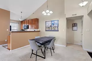 2470 Lampong Dr, Saint Louis, MO 63125 - Photo 8