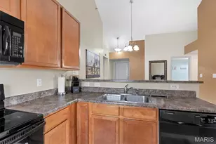 2470 Lampong Dr, Saint Louis, MO 63125 - Photo 6