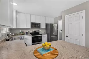 677 Vista Conn Dr, Saint Louis, MO 63125 - Photo 22