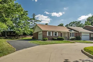 2477 Baxton Way, Chesterfield, MO 63017 - Photo 2
