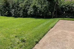 7262 Ravinia Dr, Saint Louis, MO 63121 - Photo 6