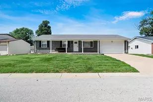 7 St Mark Dr, Saint Peters, MO 63376 - Photo 1