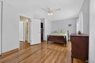 2847 Foxwood Dr, Maryland Heights, MO 63043 - Photo 10