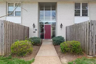 10415 Briarbend Dr, Saint Louis, MO 63146 - Photo 2