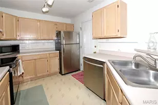 714 Liberty Village Dr, Unincorporated, MO 63031 - Photo 10