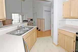 714 Liberty Village Dr, Unincorporated, MO 63031 - Photo 12