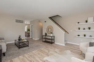 6 Robinson Circle Dr, Saint Louis, MO 63136 - Photo 10