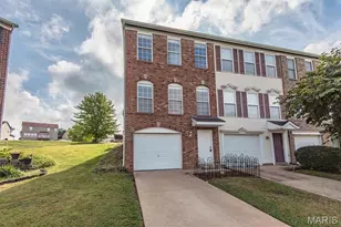 6 Robinson Circle Dr, Saint Louis, MO 63136 - Photo 2