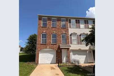 6 Robinson Circle Drive, Saint Louis, MO 63136 - Photo 1