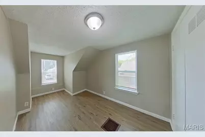 424 Shirley Avenue, Saint Louis, MO 63135 - Photo 8