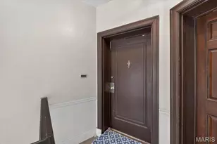 7521 Buckingham Dr, Saint Louis, MO 63105 - Photo 2