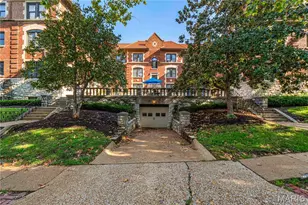 7521 Buckingham Dr, Saint Louis, MO 63105 - Photo 14