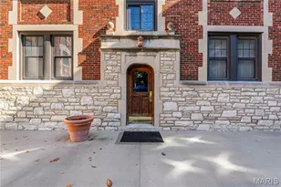 7521 Buckingham Dr, Saint Louis, MO 63105 - Photo 4