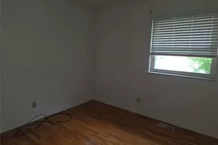 6778 Barnwood Dr, Hazelwood, MO 63042 - Photo 12