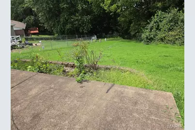 6778 Barnwood Drive, Hazelwood, MO 63042 - Photo 32