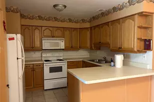 10011 Echoridge Ln, Mehlville, MO 63125 - Photo 2