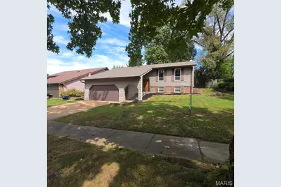 12462 Sandycreek Lane, Florissant, MO 63033 - Photo 2
