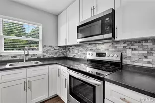 3027 Luxury Dr, Florissant, MO 63031 - Photo 14