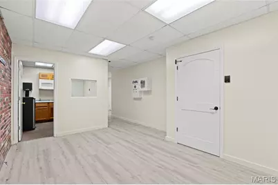 1909 N Service Road E, Saint Clair, MO 63077 - Photo 36