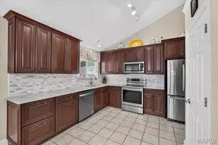 1067 Autumn Oaks Dr, Imperial, MO 63052 - Photo 4