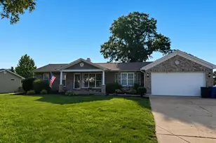 262 W Skyline Dr, Ballwin, MO 63011 - Photo 1