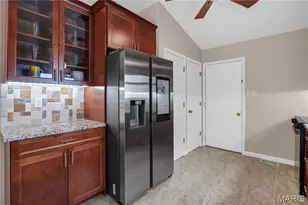 330 Woodlawn Terrace Ct, Ballwin, MO 63021 - Photo 6