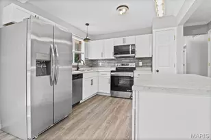 1460 Fox Run Dr, Florissant, MO 63033 - Photo 16