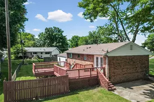 1460 Fox Run Dr, Florissant, MO 63033 - Photo 8
