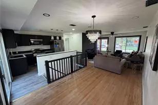 9356 Laramie Dr, Bellefontaine Neighbors, MO 63137 - Photo 4